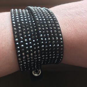 🇨🇦 Swarovski Slake Bracelet in Black